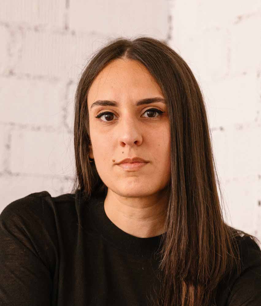 Lucia Solla Sobral, foto del la escritora de Comerás Flores